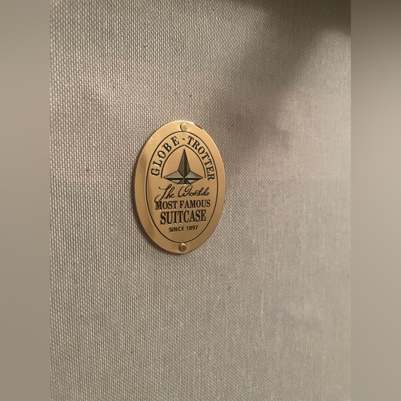 Globe Trotter Carry-On 2 Wheels - Picture 4 of 8